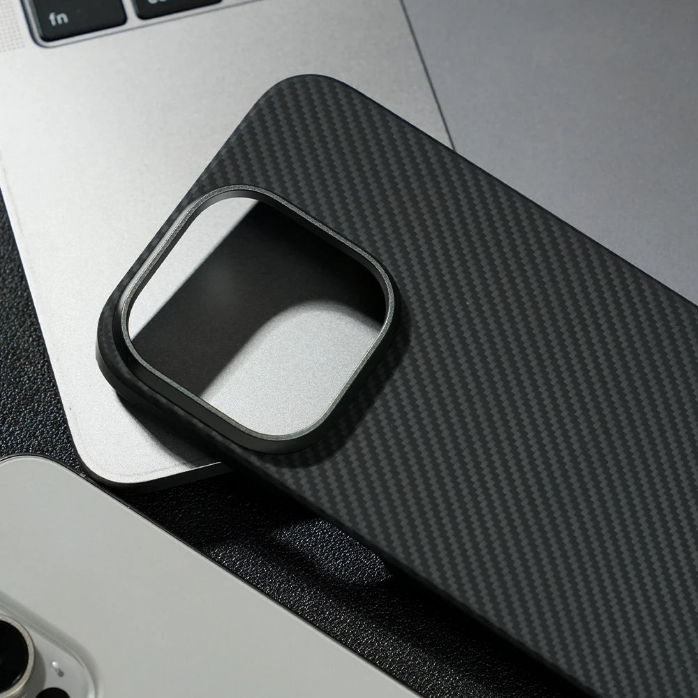 MagSafe Aramid Carbon Fiber Case for iPhone