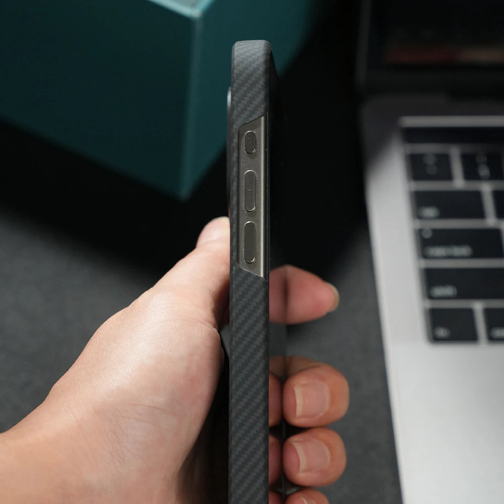 MagSafe Aramid Carbon Fiber Case for iPhone