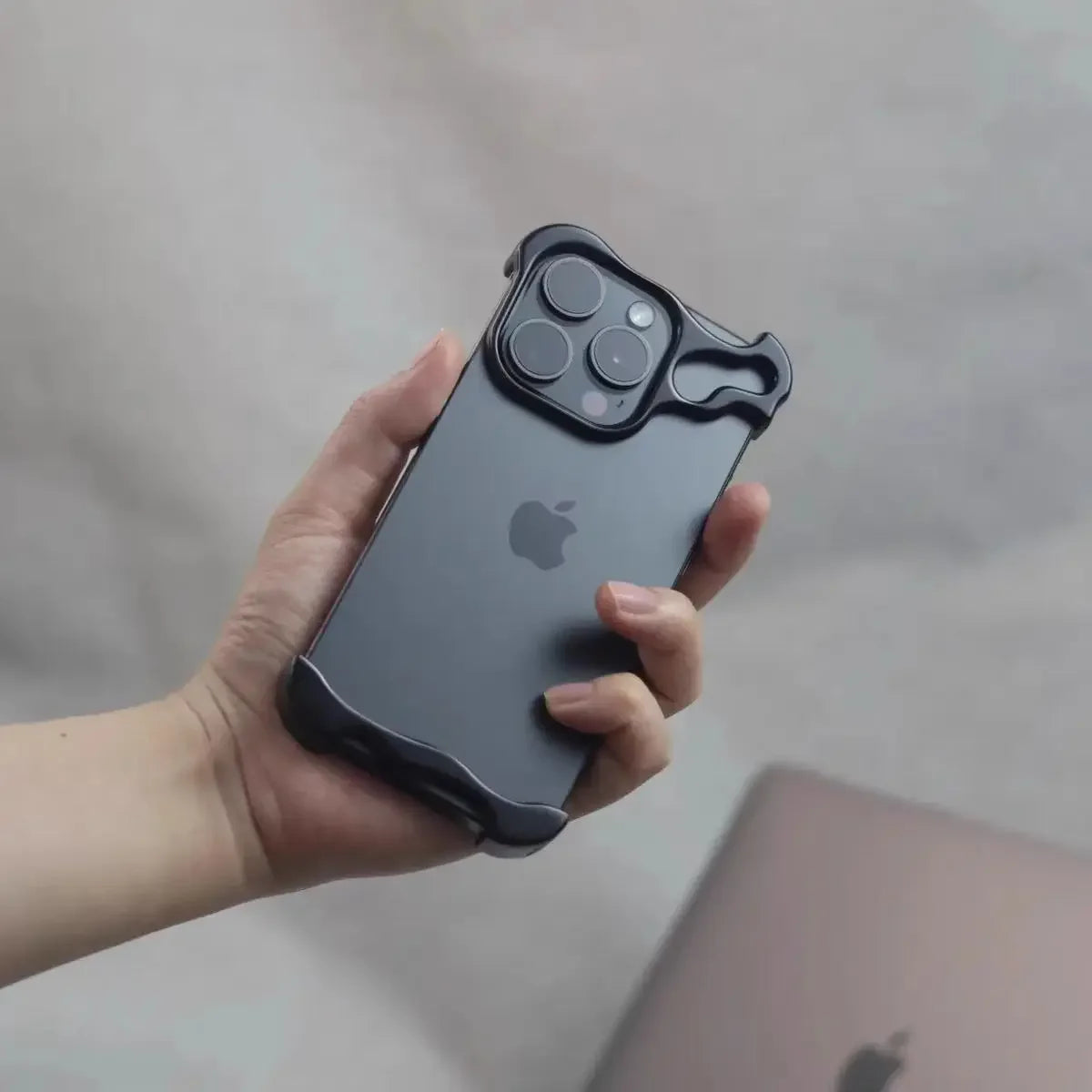 Luxurious aluminum iPhone case with lens protection 